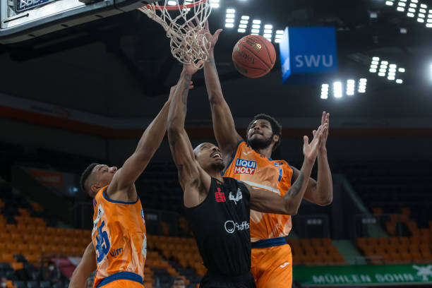 面对强劲的 面对强劲的