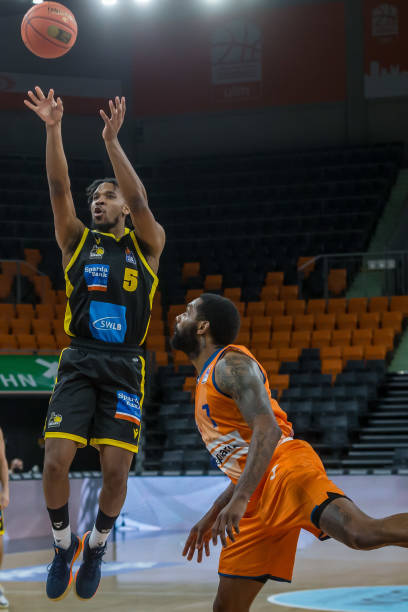 是一个充满 是一个充满