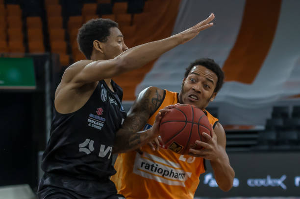 或许比冒险 或许比冒险